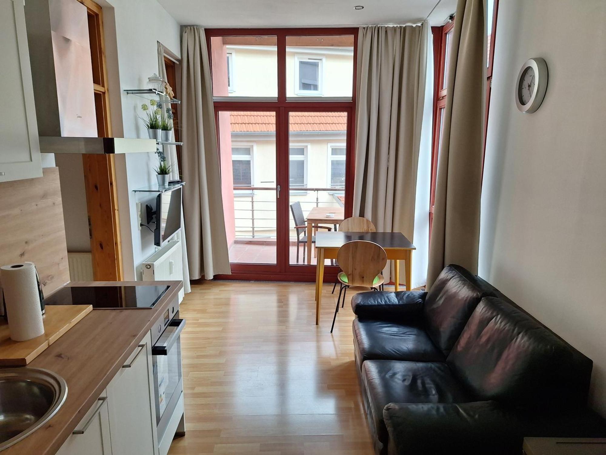 Beliebtes City-Apartment รอยท์ลิงเงน ภายนอก รูปภาพ