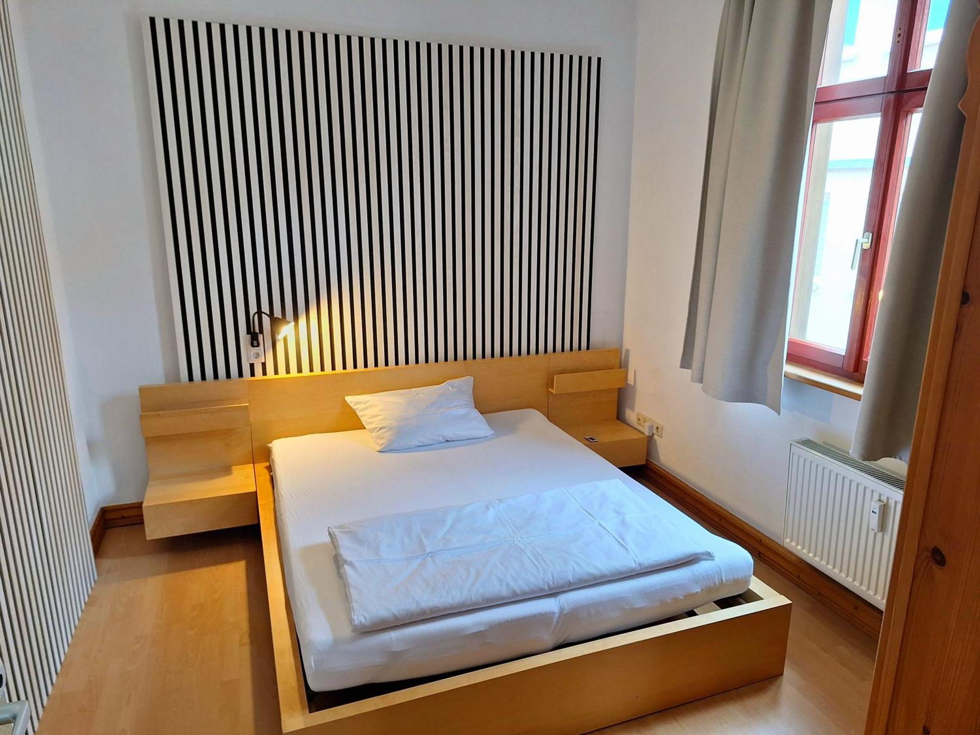 Beliebtes City-Apartment รอยท์ลิงเงน ภายนอก รูปภาพ